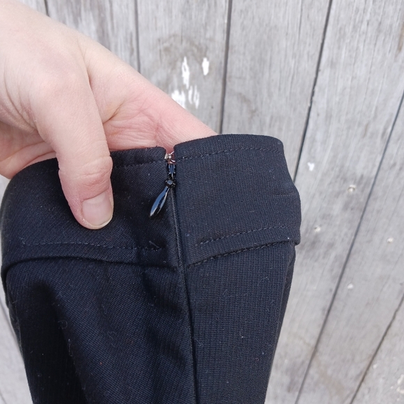 Gap Stretch Womens Sz 2‎ Black Cotton Spandex Flare Mid Rise Mini Skirt - Picture 2 of 6